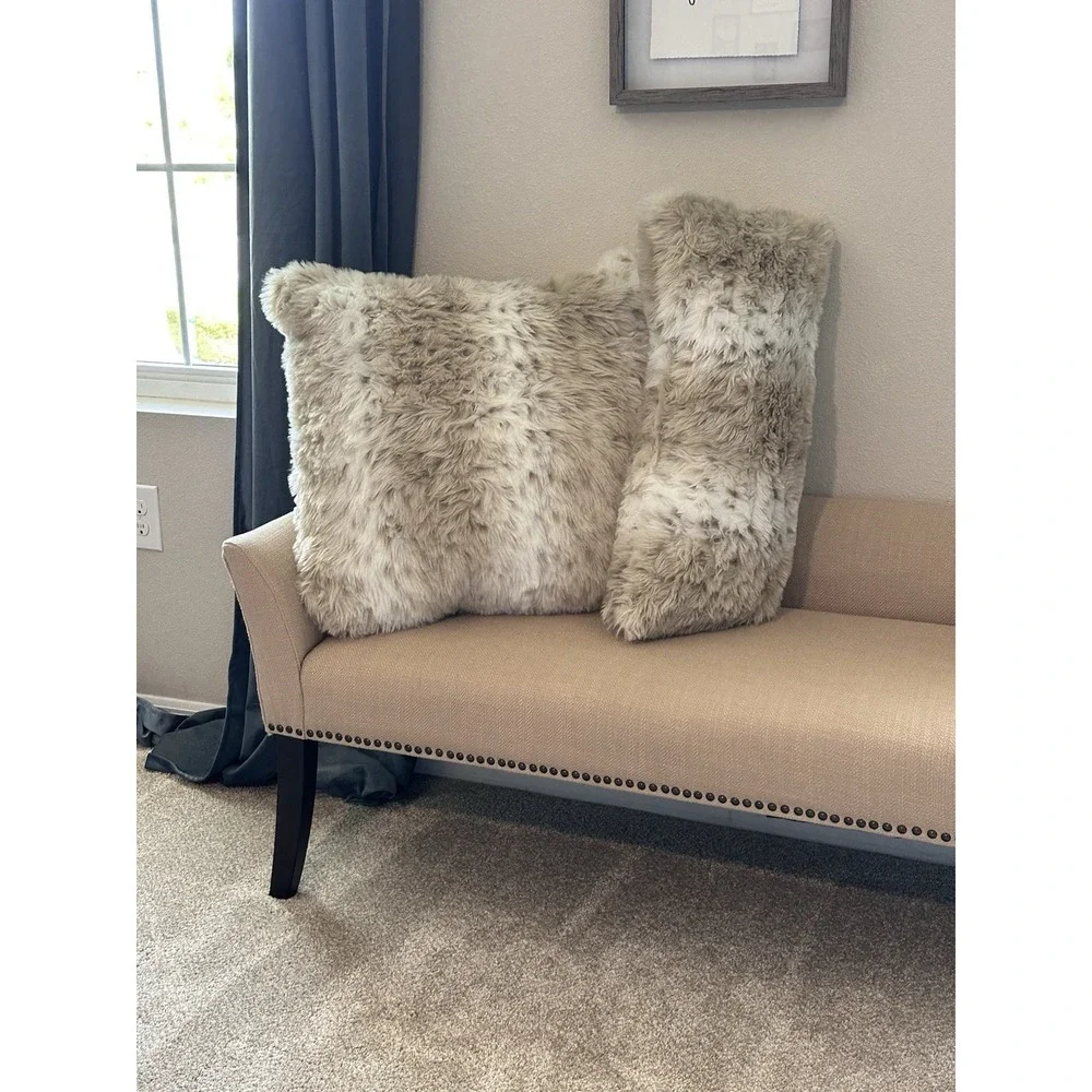 Faux Fur Snow‎ Leopard Decorative Throw Pillow Set Beige White Plush 2Pc